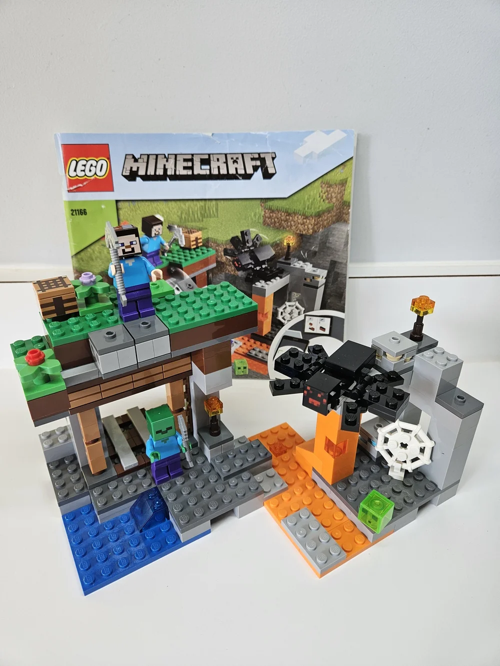 LEGO Minecraft The Abandoned Mine 21166 100% Complete Set Manual Minifigures